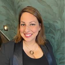 Tamara Barth's Instagram, Twitter & Facebook