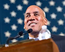 Omaha police starting pay could increase to highest in Nebraska under  tentative agreement