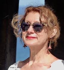 Roberta Costa's Instagram, Twitter & Facebook