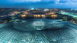 Copurtesy of jewel changi the rain vortex will be the world's biggest indoor waterfall. World S Tallest Indoor Waterfall At Moshe Safdie S Jewel Changi Airport