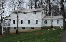 The farm was purchased in october 1968 at auction from the manasses kuhns' estate. Look Inside A Pennsylvania Amish Home 13 Photos
