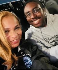 Boy moms sharing their experiences and stories