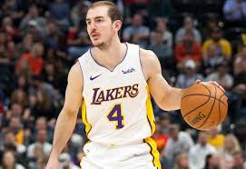 Lonzo ball is the rising basketball player, who plays as the point guard for the new orleans the american point guard, lonzo ball, being hailed from the basketball family, has come far away and is. Lonzo Ball Vater Mutter Bruder Familie Freundin Grosse Gewicht