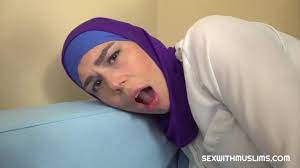 Porn of mom lover drilling mouth and pussy of Arab with violet hijab |  AREA51.PORN