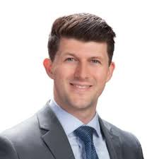 I had the privilege of running in the US Army 10 miler this past Sunday as  part of our Airbus US Space and Defense Team! Proud of our company's  continued support of