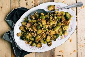 J Aime Vraiment Les Choux De Bruxelles Qu Ils Soient Cuits A La Vapeur Ou Grilles Et Croustillants J En Raffole Vegetable Recipes Crispy Brussel Sprouts Food