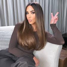 Everyone stop what you're doing! Kim Kardashian Hair Hairstyles And Wig Hair Dos Kim Kardshian Hair Luxury Wigs