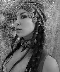 Hilary Thacker's Instagram, Twitter & Facebook