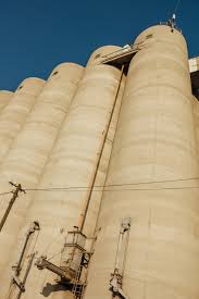 Imagem Gratuita Silo Concreto Alto Arquitetura Fabrica Industria Rodada Torre Tecnologia Cidade
