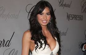 Elisabetta gregoraci, род.8 февраля 1980 г., соверато, колабрия, италия) — итальянская фотомодель и телевизионная персона. Ecofteoq0qze0m