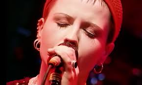 Muitos sites deixam baixar musica eletrônica gratuitamente, mas um profissional dessa área deve ser saber que isso é crime e precisa buscar os lugares esse é o principal e mais conhecido para baixar música eletrônica. New Live Video Of The Cranberries Zombie To Premiere On Youtube