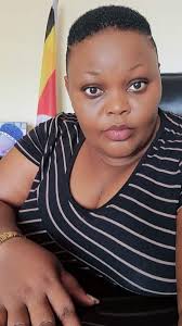 Omuyimbi era omuwabuzi wa pulezidenti Museveni ku nsonga za Kampala  Catherine Kusasira Sserugga aze nankuba mpya!