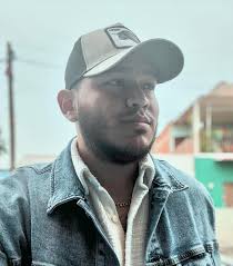 Aaron Vera (@vera_araujo96)