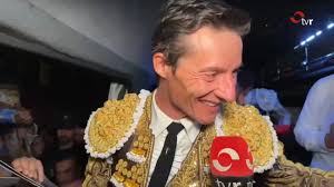 Diego Urdiales, sale por la puerta grande de la Plaza de Toros de la Ribera