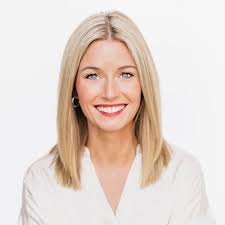 Brave Little Nikki Learns to Cheer: This is the inspiring story of a petite  young girl's unrelenting perseverance to find a sport where she would  shine.: Hines, Nicole, Murakami, Eliza: 9798218508432: Amazon.com: