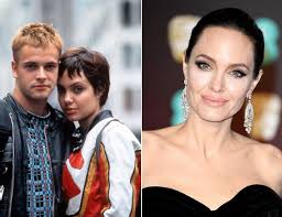 Maybe you would like to learn more about one of these? 10 Celebrities Who Had Thin Eyebrows Way Before Rihanna Made Them A Thing Gwen Stefani Cameron Diaz And More Hello