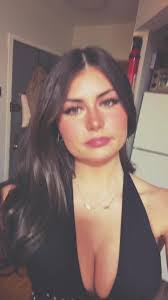 Kara Walters's Instagram, Twitter & Facebook