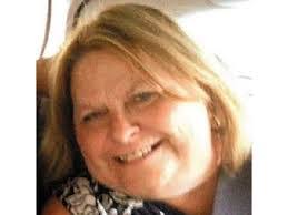 Esther Hooks's Instagram, Twitter & Facebook