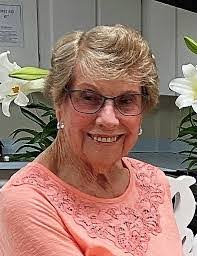 Evelyn Stout's Instagram, Twitter & Facebook