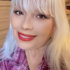 Sweet memories.🤗Hanging with Jenni @jennirivera was ALWAYS a good time.  She had a special way about her....kept it real...Feeling grateful for the  times we got to hang out together and just...be ourselves.