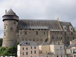Последние твиты от laval économie (@laval_economie). Datei Chateau De Laval 50 Jpg Wikipedia