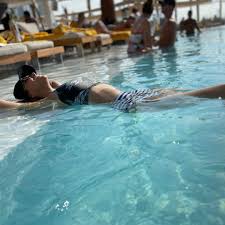 Sunny Leone Burns Up Dubai In Bikini See Pics Indiatoday Recruitment at american express | american express. sunny leone burns up dubai in bikini