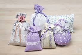 What should i give out as baby shower prizes? 27 Exciting Baby Shower Prizes For Guests