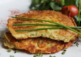 On disait que plus le nombre de plats servis pendant le réveillon était grand, plus l'année serait prospère ! Repas De Reveillon Noel Et St Sylvestre Recettes Rapides Pour Les Enfants Repas De Fete Desserts Citizenkid