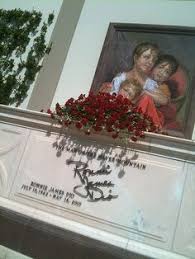 Pin On Graves Of The Famous Dead
