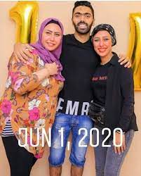 .الزمالك, حسين الشحات يضرب لاعب النجم, حسين الشحات والنجاز, حسين الشحات وزوجته 2019, حسين الشحات 2020, مهارات حسين الشحات 2019, تحميل وجه حسين الشحات لبيس 2017. Ø§Ù„Ø§Ù‡Ù„Ø§ÙˆÙŠÙ‡ 1907 Ø­Ø³ÙŠÙ† Ø§Ù„Ø´Ø­Ø§Øª Ùˆ Ø²ÙˆØ¬ØªÙ‡ Ùˆ Ø¨Ù†Øª Ø§Ø®ØªÙ‡ Facebook