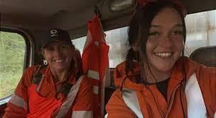 Melissa Dawe's Instagram, Twitter & Facebook