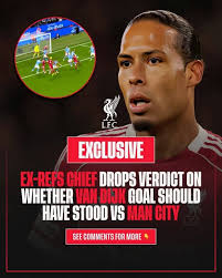 🚨🚨Virgil van Dijk sarcastically applauds the referee. 😂