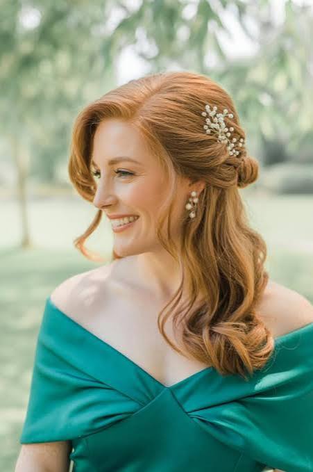 20+ Elegant Half-Up Hairstyles for Mothers of the Bride