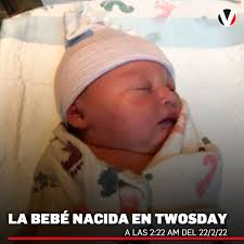 Judah Grace Spear nació a las 2:22 AM, del martes 22 de febrero (22/2/22)  en la sala de partos número 2 del Centro Médico Regional Alamance ubicado  en Estados Unidos, en un