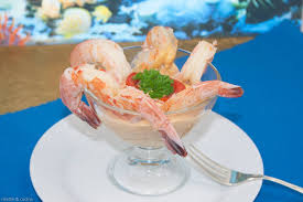 Il sapore delicato dei gamberi si sposa alla perfezione con il gusto deciso della salsa rosa dando origine ad un contrasto di sapori piacevole e raffinato. Cocktail Di Gamberi Senza Ketchup E Panna Ricetta Cocktail Di Gamberi Ricette Idee Alimentari