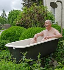 G let's go hinein and then sei mein. Die Wanne Ist Voll Foto Bild Kunstfotografie Kultur Gemalde Skulpturen Skulpturen Im Freien Bilder Auf Fotocommunity