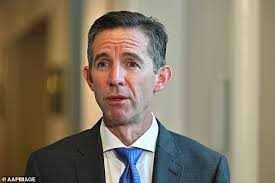 Senior Liberal frontbencher's shock resignation as he suddenly reveals he's  quitting Parliament after almost two decades