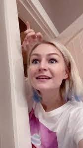 Annie Hardaway's Instagram, Twitter & Facebook