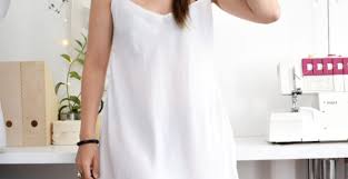 Ce fond de robe a une finition picots à l'encolure et aux emmanchures. Nuisette Facile Fond De Robe Pop Couture