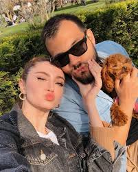 Şehinşah ve sevgilisi melis (whatupmell) ayrıldılar. Gizem Uzel Kimdir Gizem Uzel In Sevgilisi Kimdir Cemre Com
