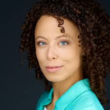 Ma photo d'Angelina.Bruno. En couverture d'un magazine américain pour  commencer l'année 🤩 ... Merci de ta confiance et de me permettre de faire  voyager mes photos si loin 🥰 https://livingwithamplitude.com