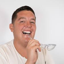 Jose Luis Capote. Rehabilitación oral: Implantes y Carillas Dentales