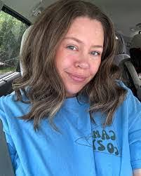 Iris Holley's Instagram, Twitter & Facebook