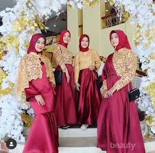 Kain batik merupakan contoh seni a. Inspirasi Kombinasi Warna Merah Maroon Untuk Style Kondangan Hijab