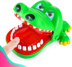 Bol Com Bijtende Krokodil Spel Krokodil Met Kiespijn Groene Krokodil Drankspel