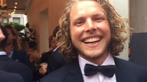 What does a Tinder Cosmo Bachelor look for in a woman?