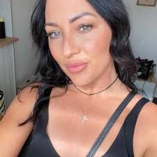 Mobile makeup artist needed in Eumundi