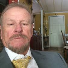 How to determine if chickens are hens or roosters?