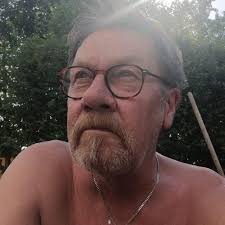 In 1990, the windscreen