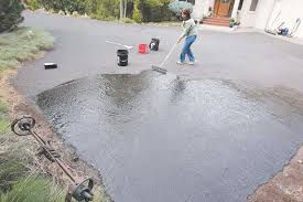 Did a recycled asphalt and it turned out pretty good but i feel like its going to deteriorate quickly, especially in the winter when the problem is, there's so many different types and i have no idea which would work best on recycled asphalt. Diy Black Topping A Driveway Lifestyle Bendbulletin Com